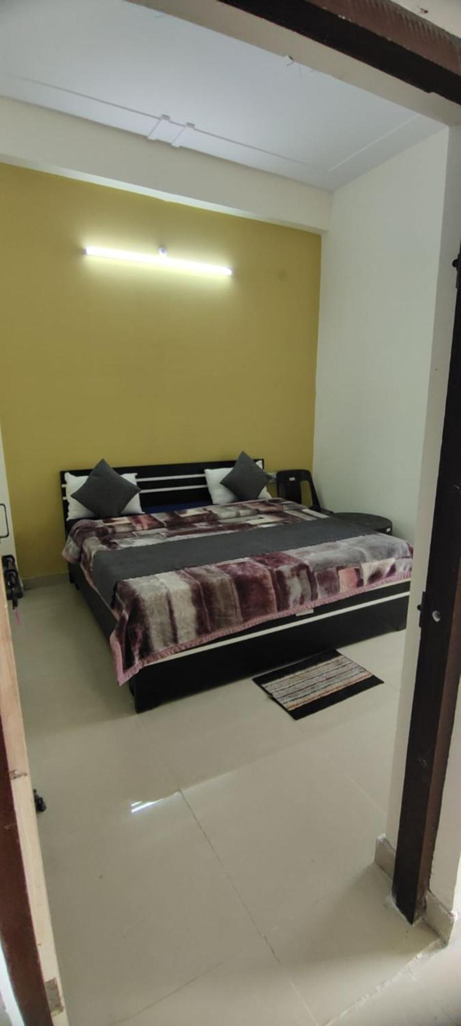 Hotel Shri Jee Dham Near Prem Mandir